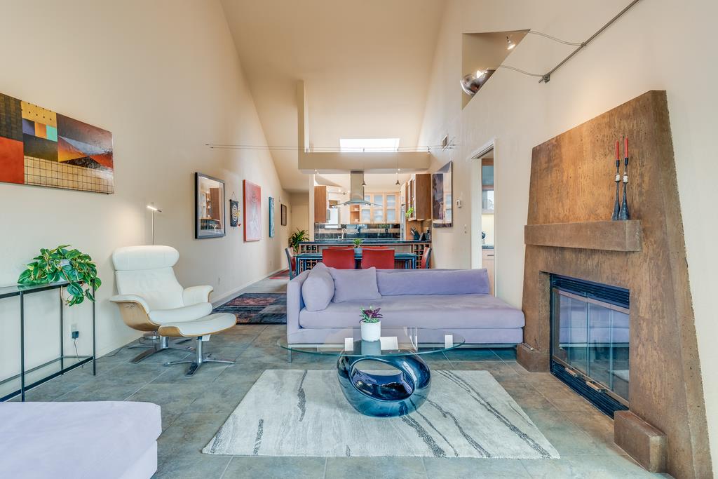 1609 Taylor LN