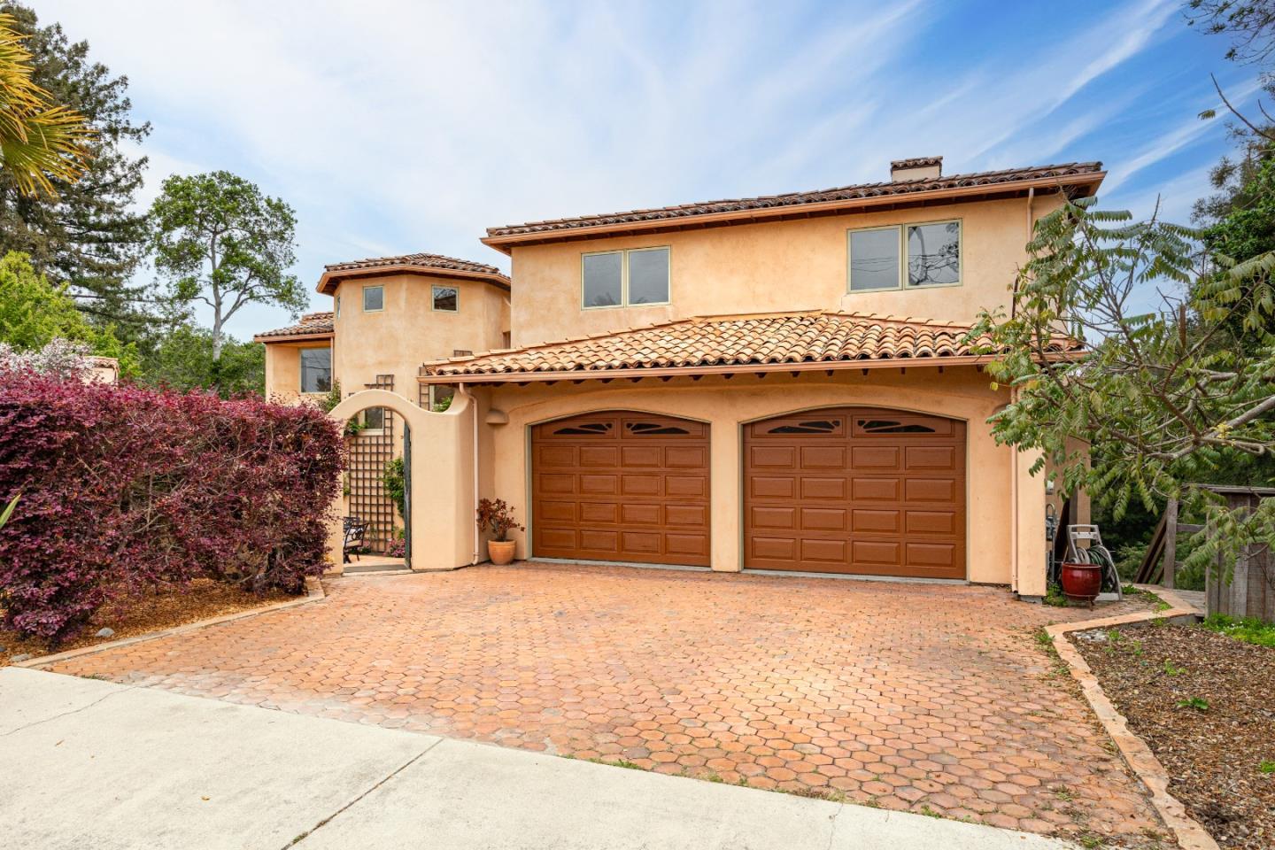 6034 Thurber Lane