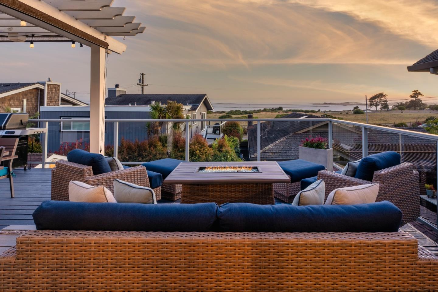 129 Santa Cruz Avenue