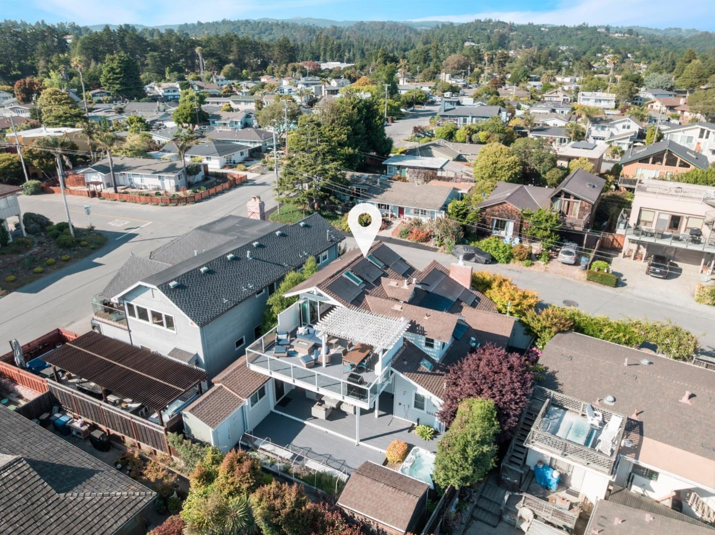 129 Santa Cruz Avenue