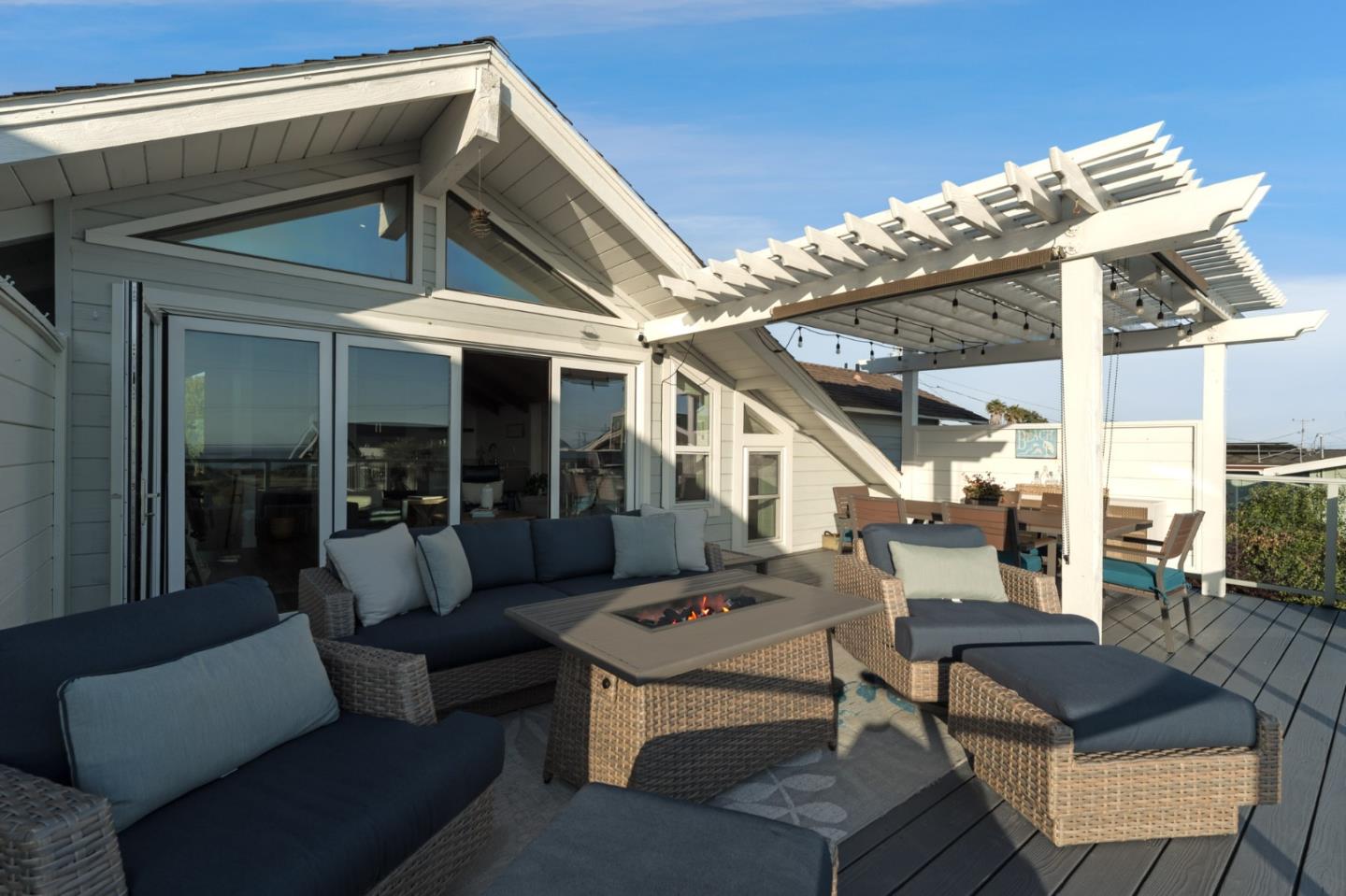 129 Santa Cruz Avenue