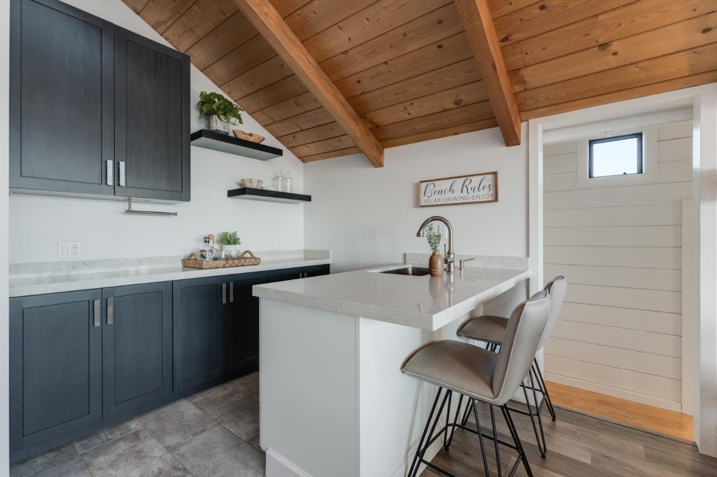 129 Santa Cruz Avenue