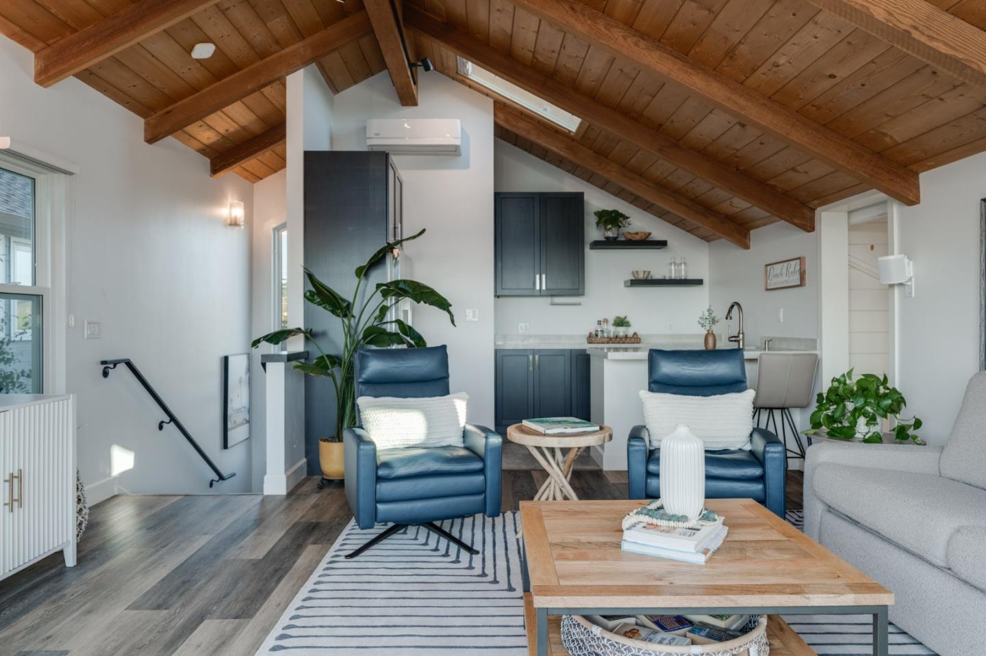 129 Santa Cruz Avenue