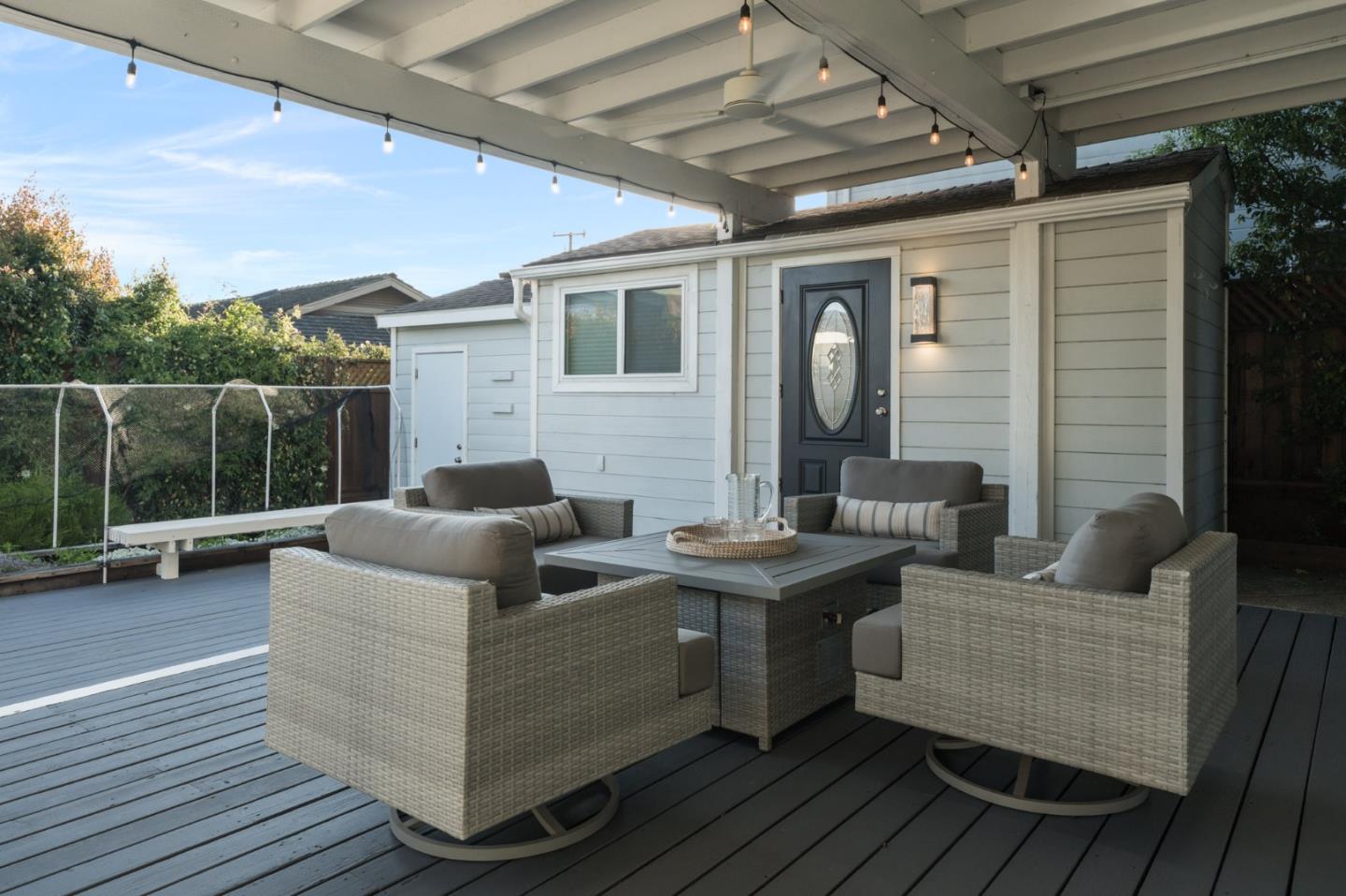 129 Santa Cruz Avenue