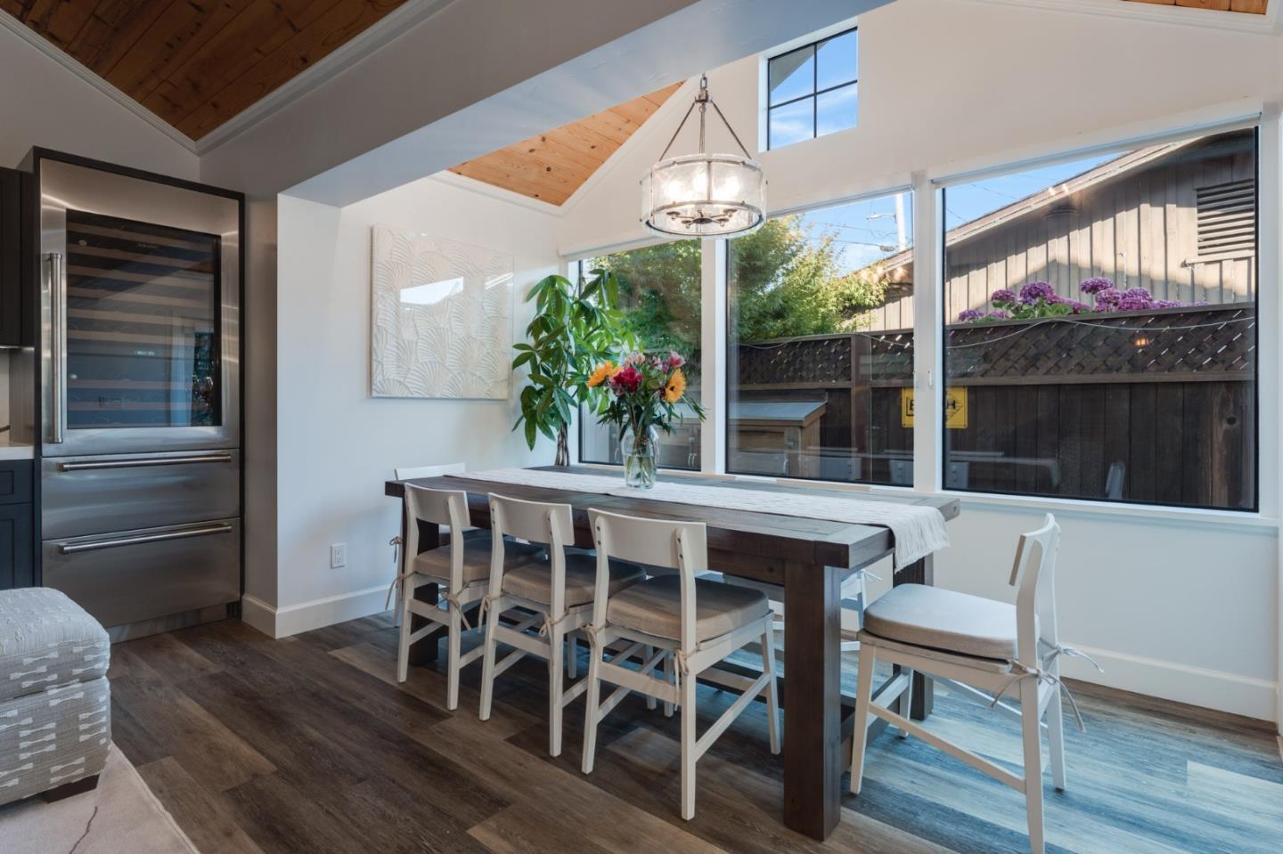 129 Santa Cruz Avenue