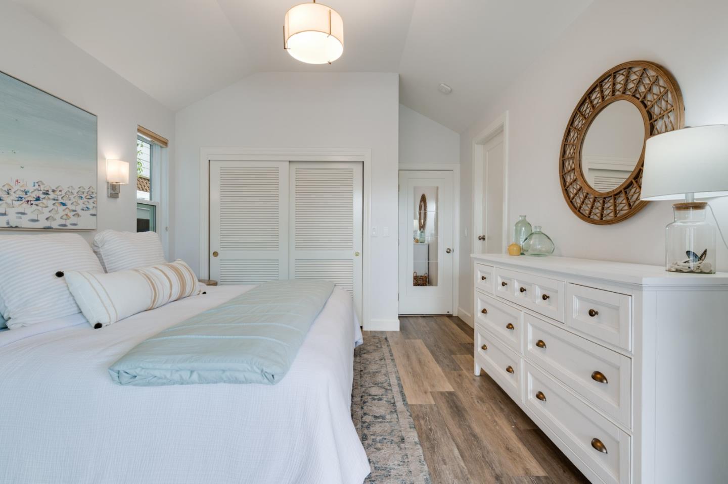 129 Santa Cruz Avenue