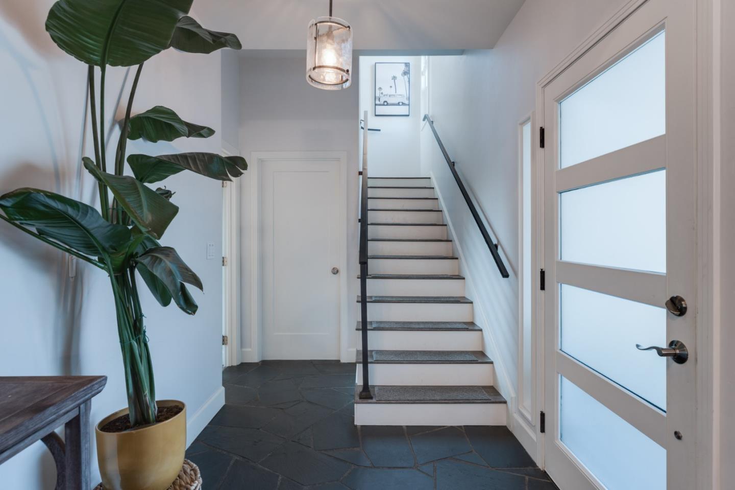 129 Santa Cruz Avenue