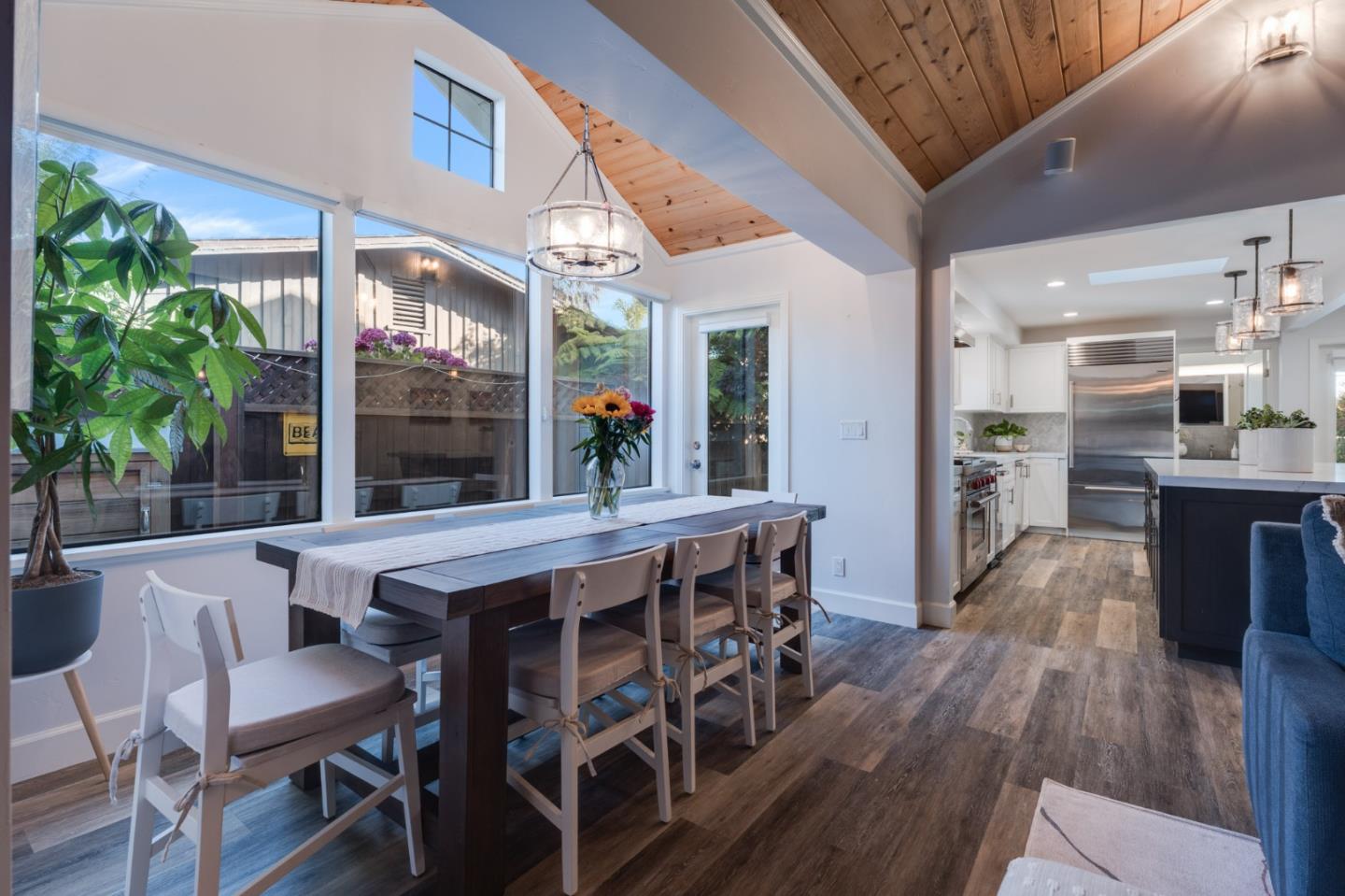 129 Santa Cruz Avenue