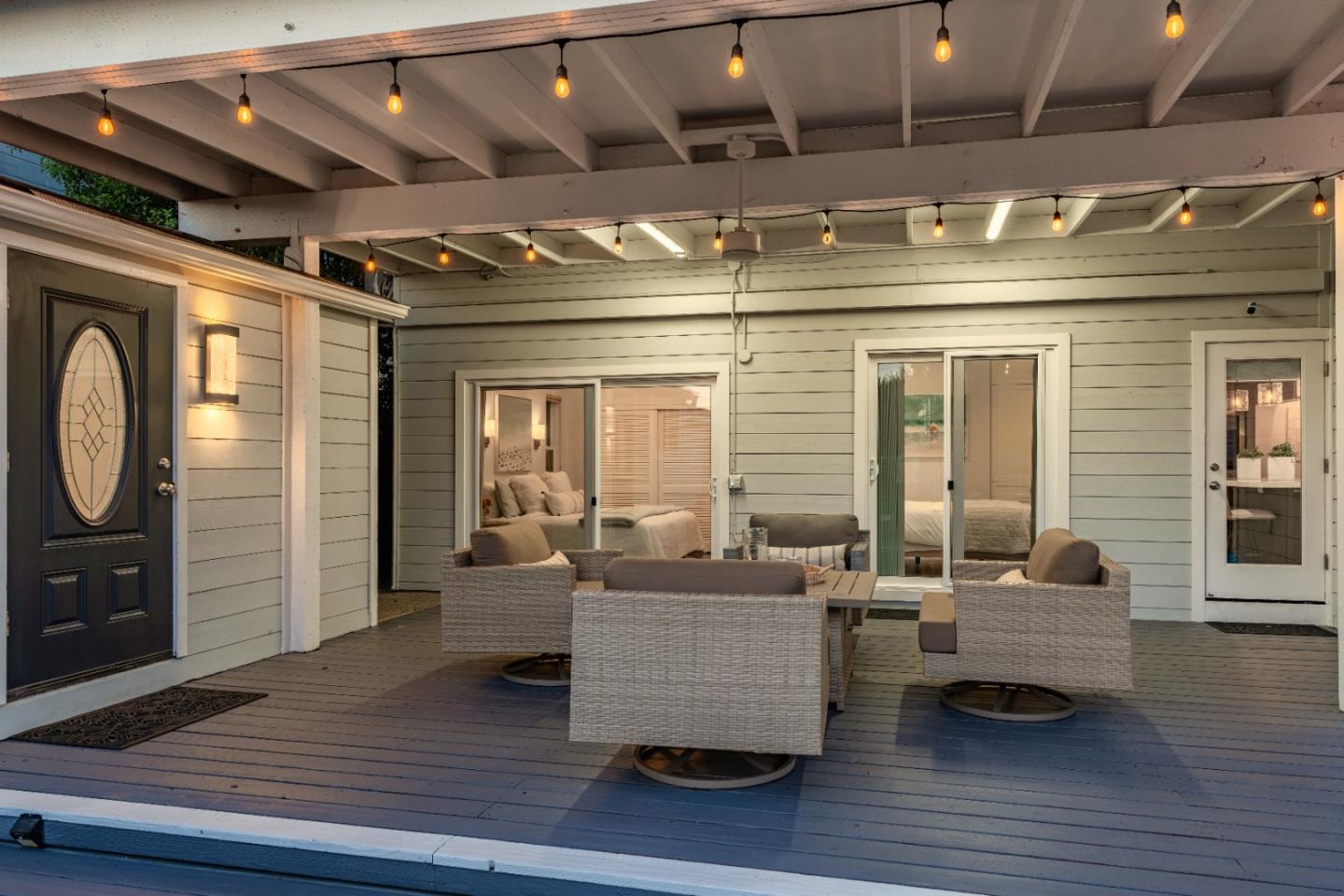 129 Santa Cruz Avenue