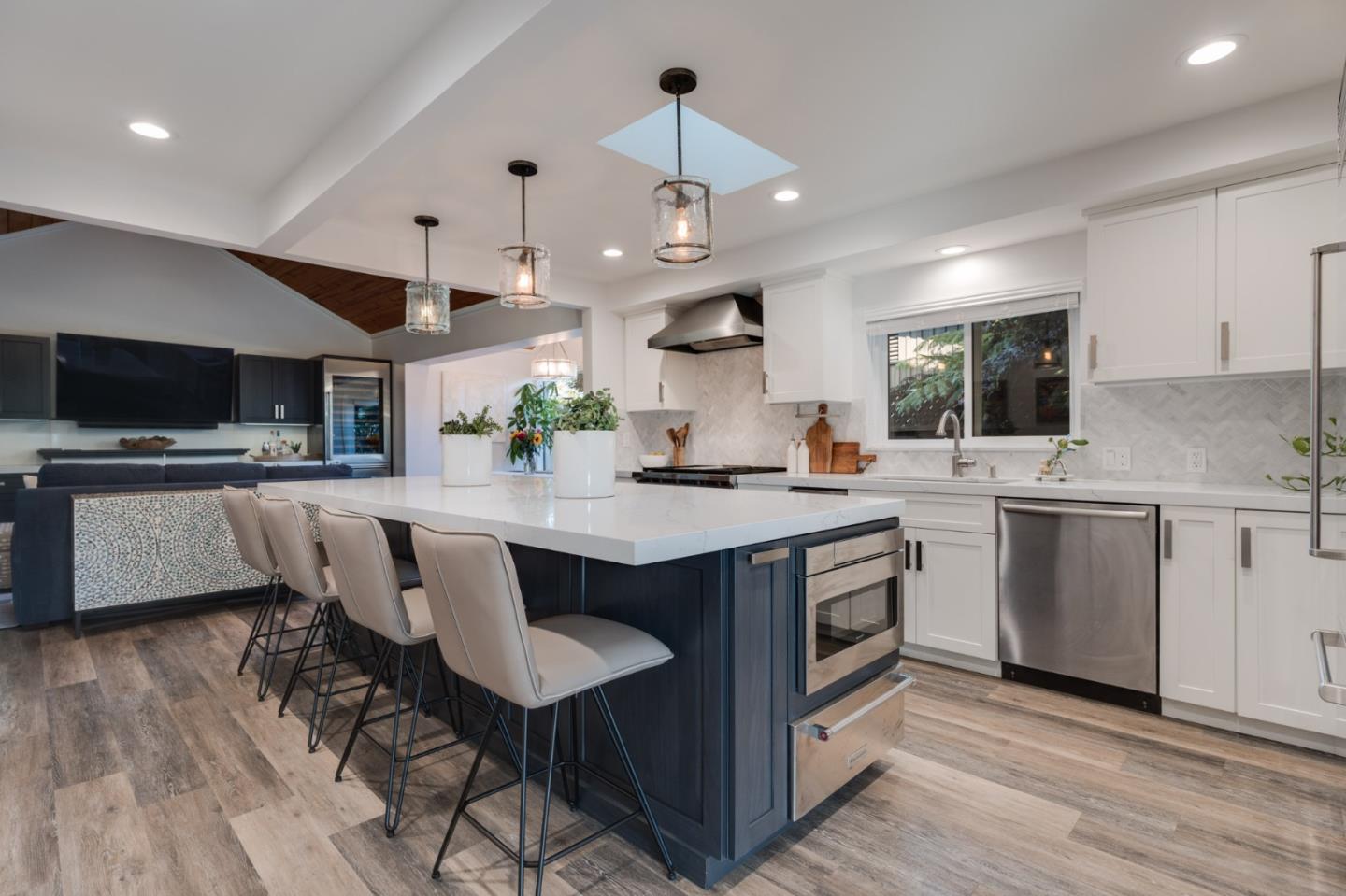 129 Santa Cruz Avenue