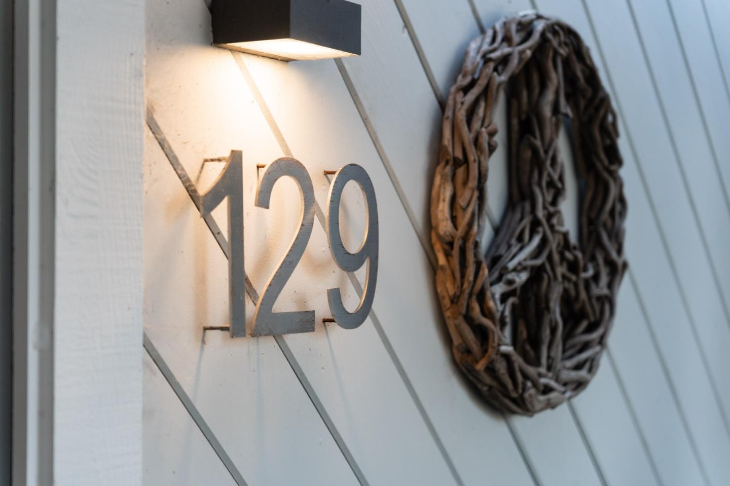 129 Santa Cruz Avenue
