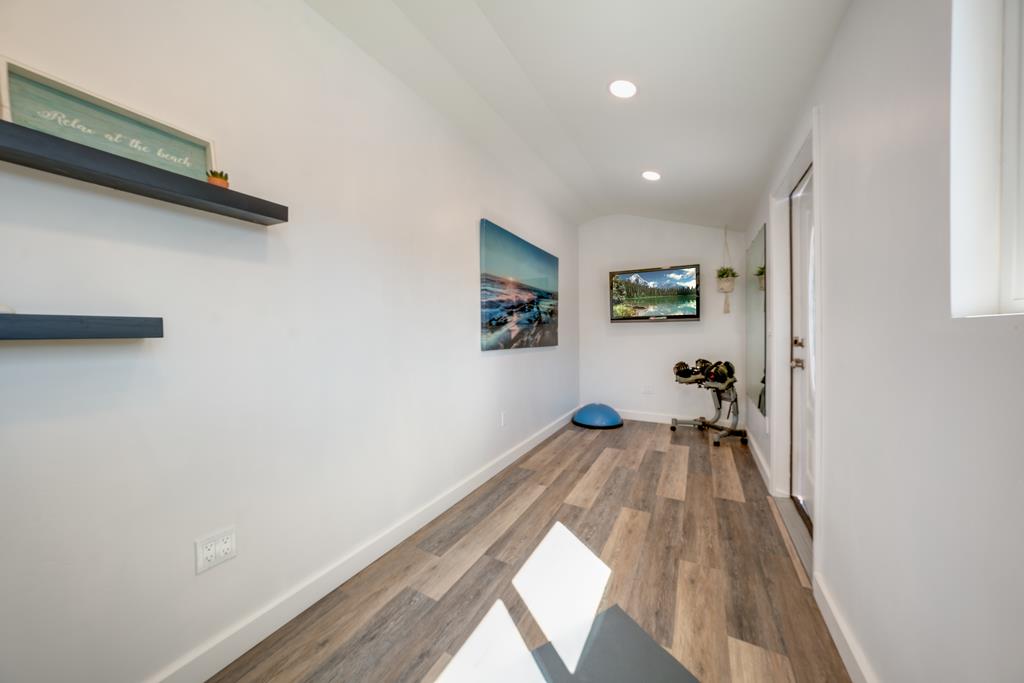 129 Santa Cruz Avenue