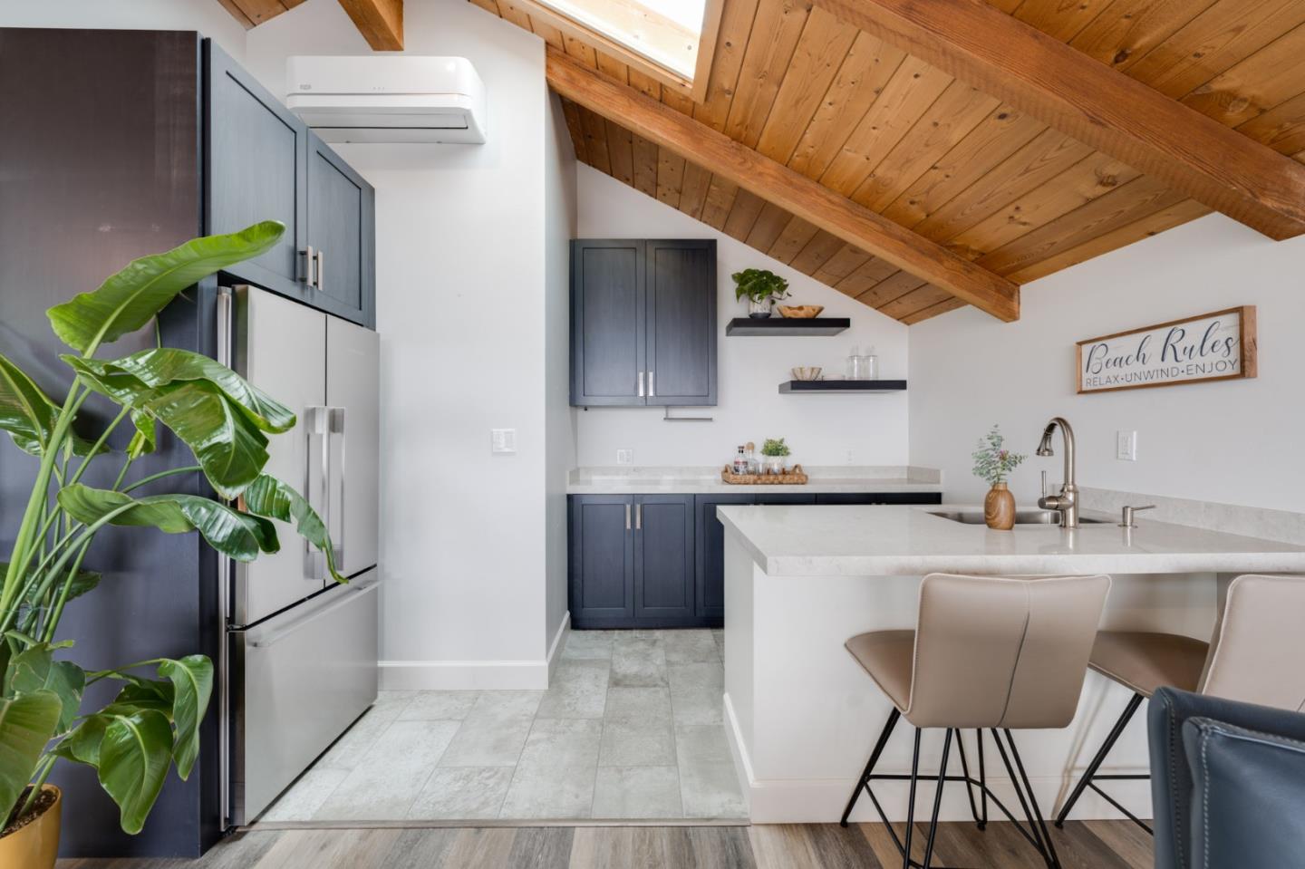 129 Santa Cruz Avenue