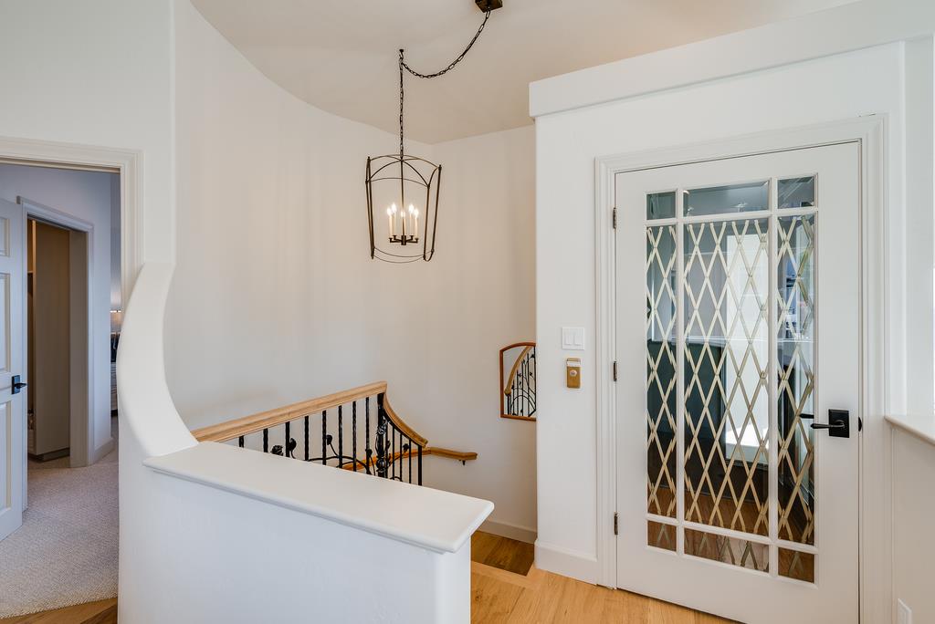 102 Livermore Avenue