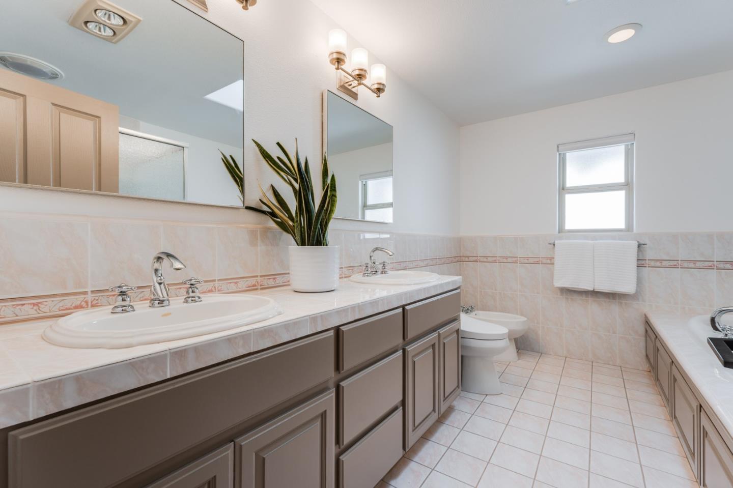 641 Bayview Drive