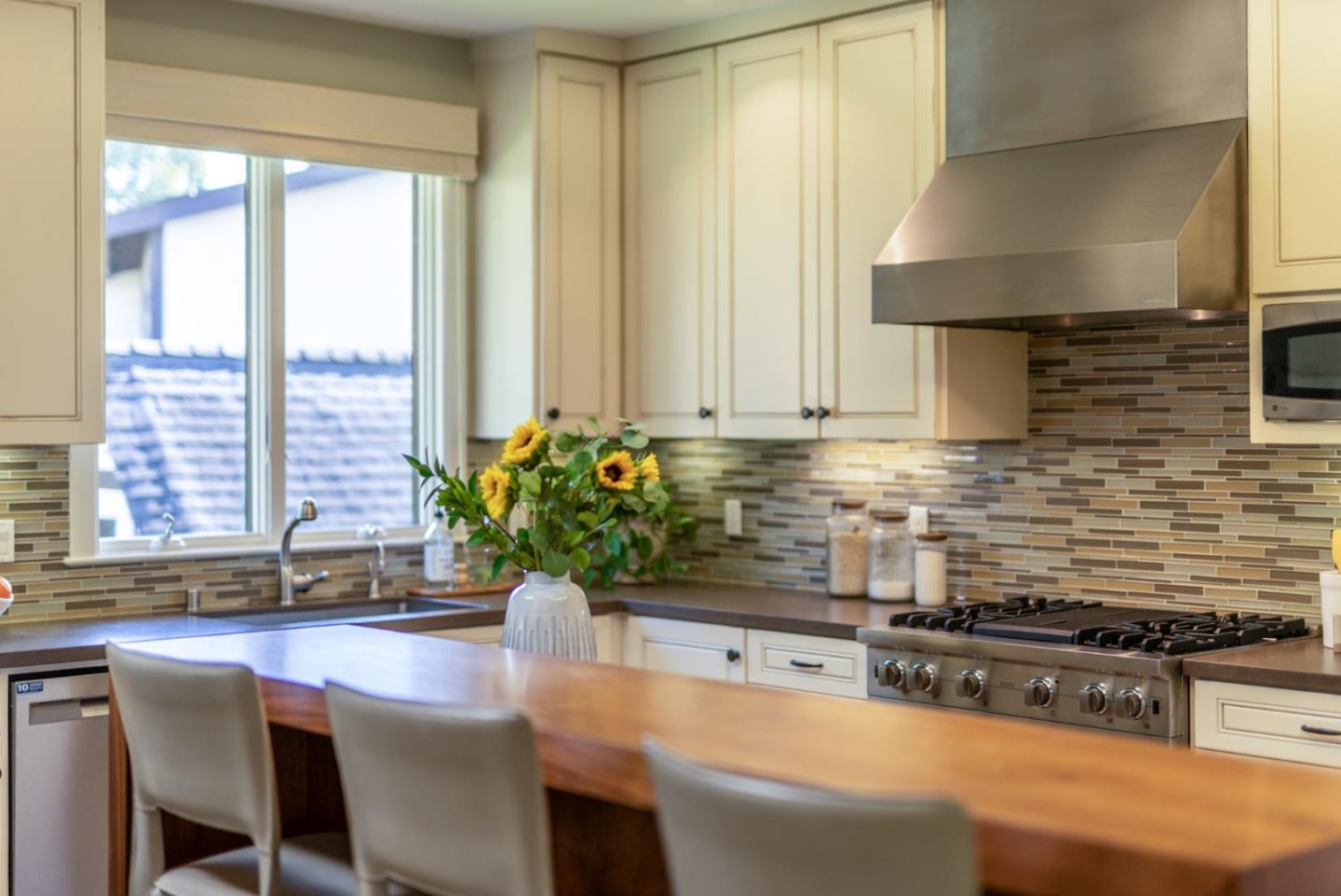 210 Venetian Road