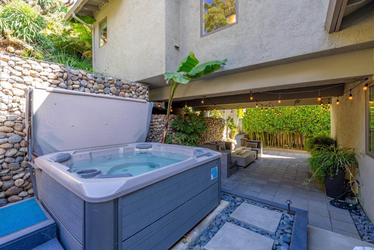 210 Venetian Road