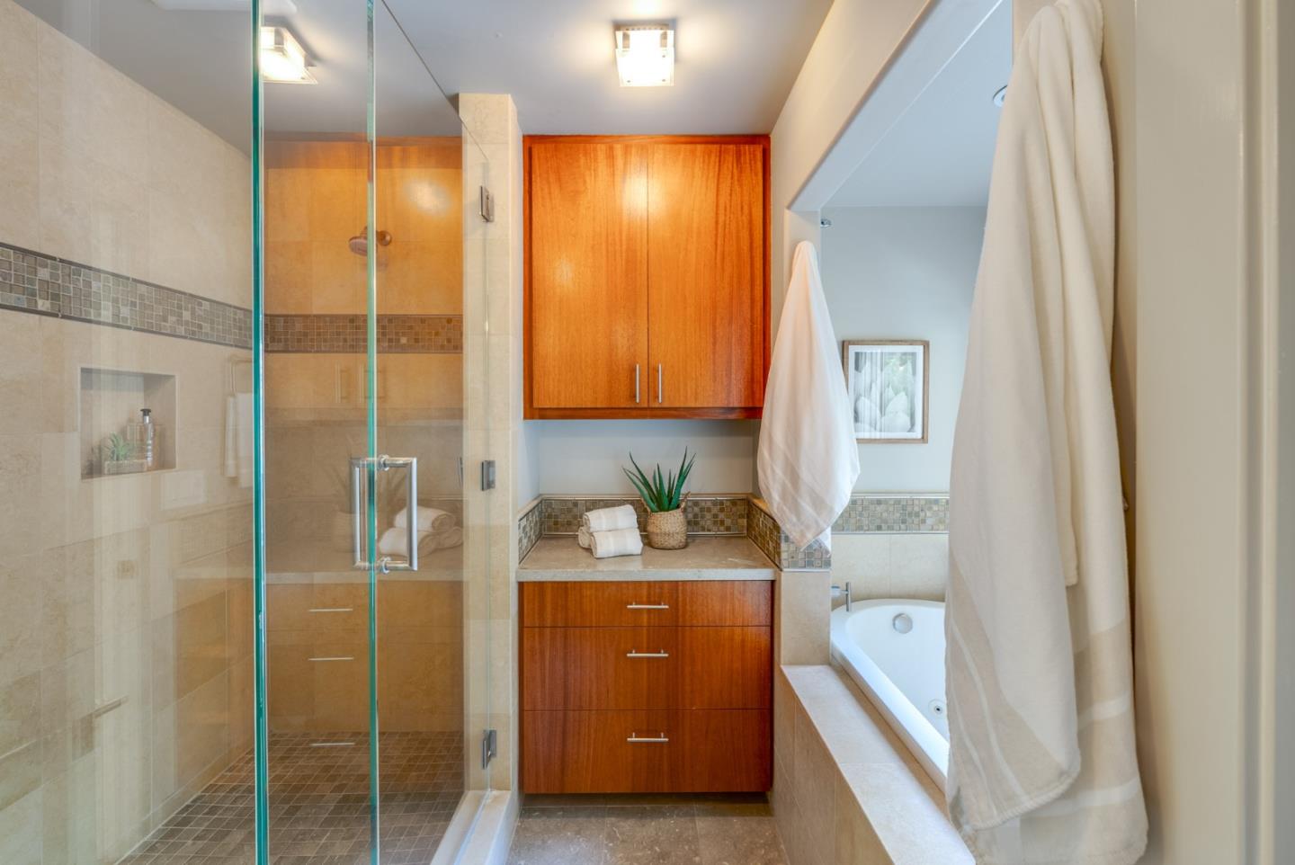 210 Venetian Road