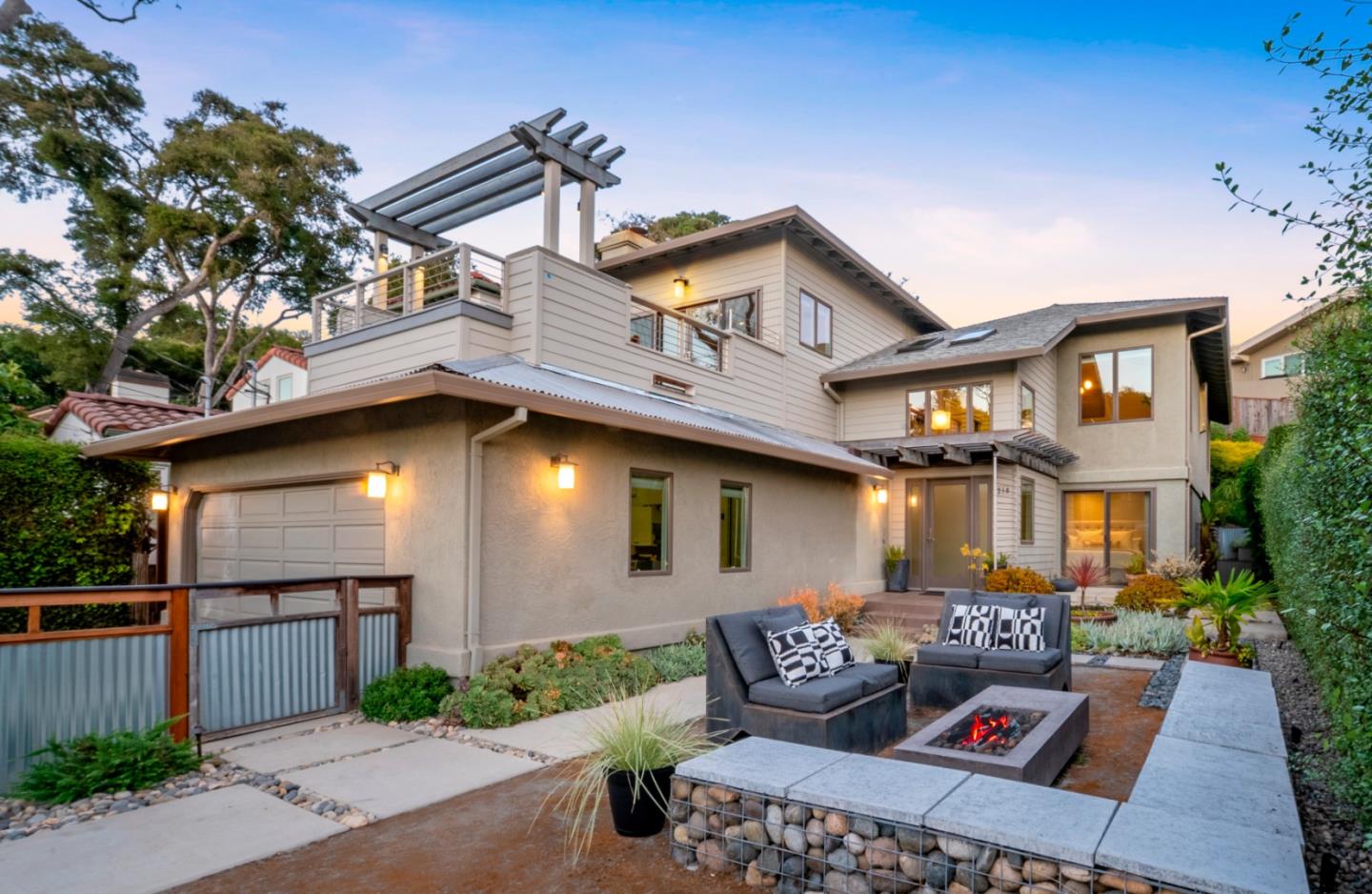 210 Venetian Road