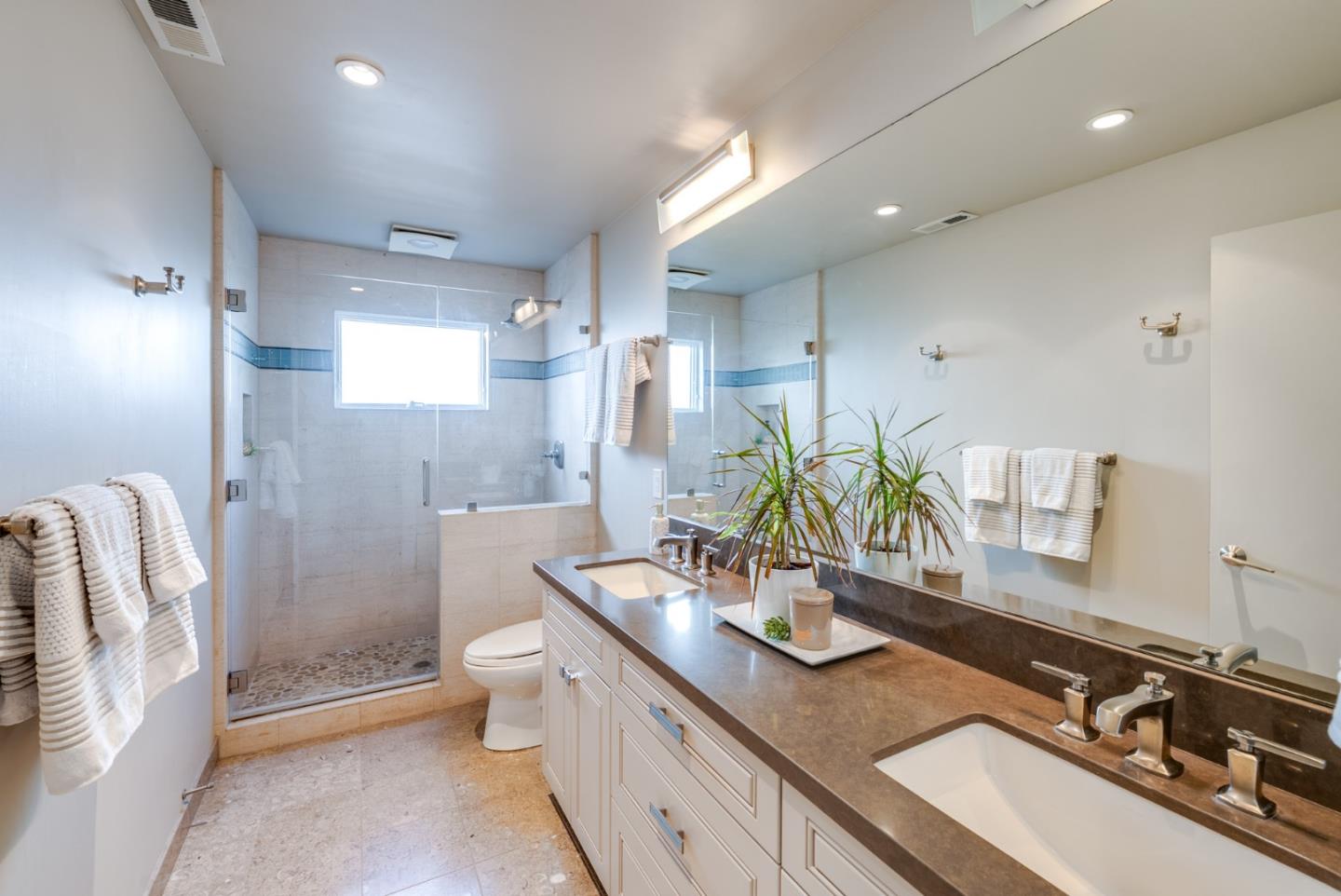 210 Venetian Road