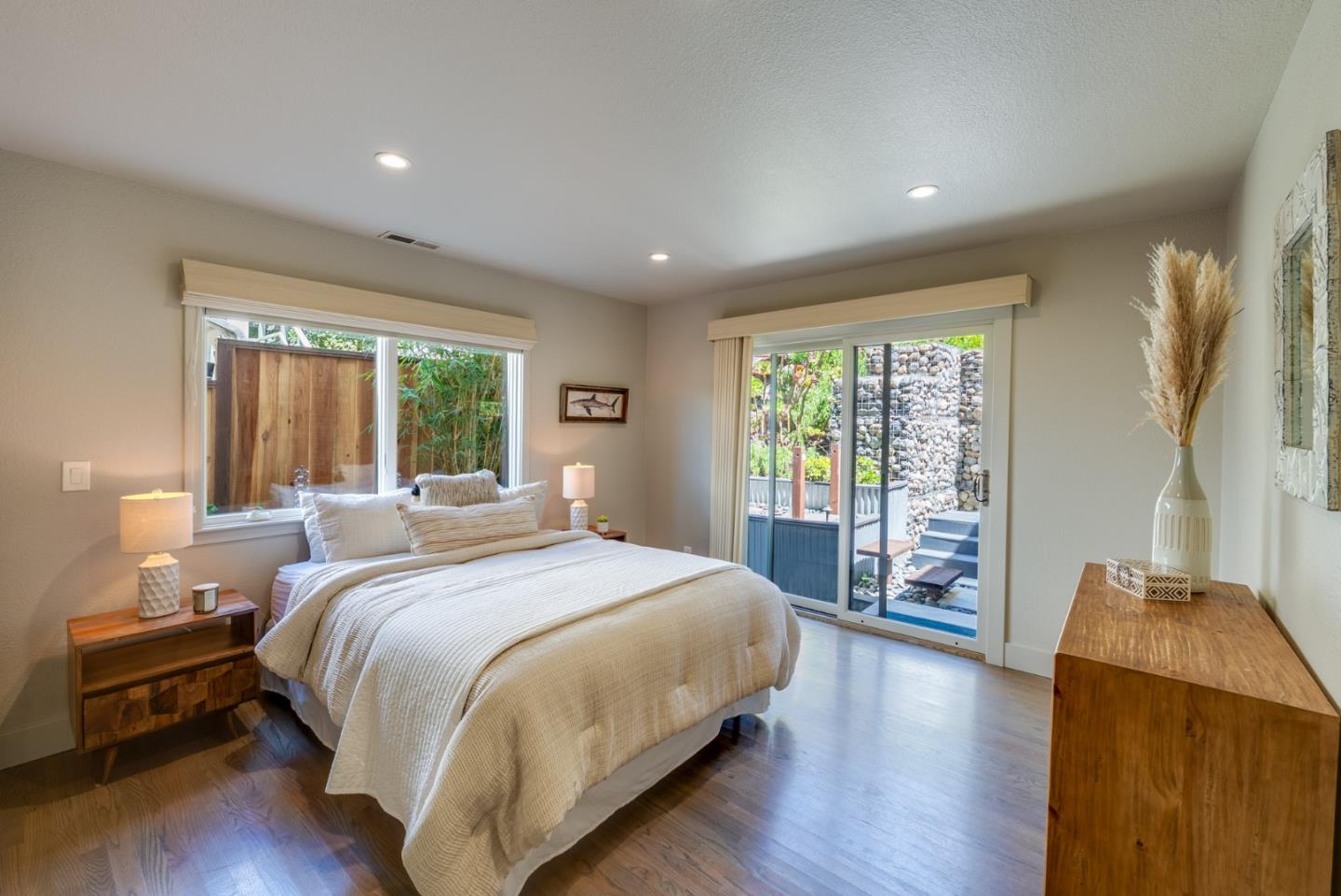 210 Venetian Road