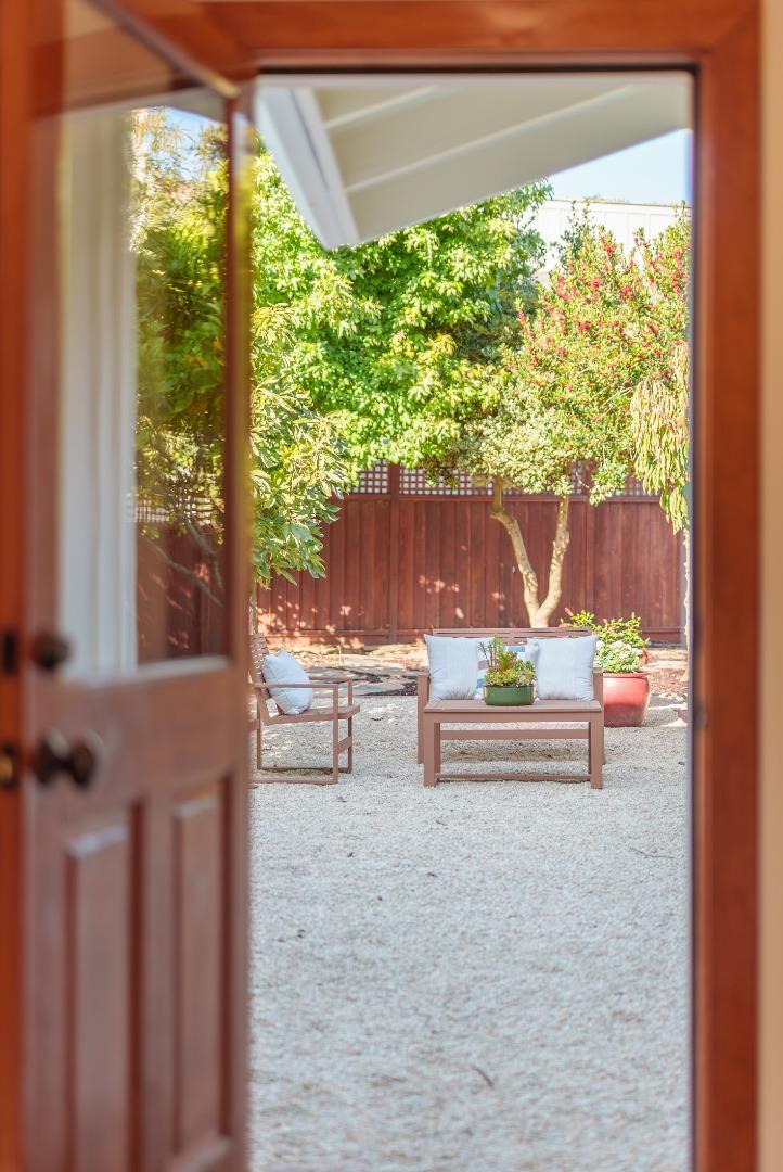 325 Kingsbury Drive
