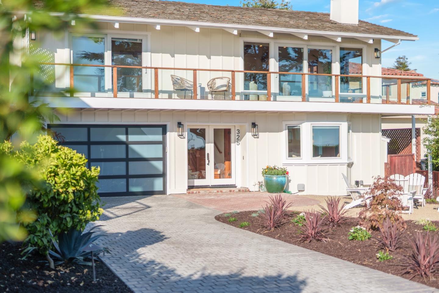 325 Kingsbury Drive
