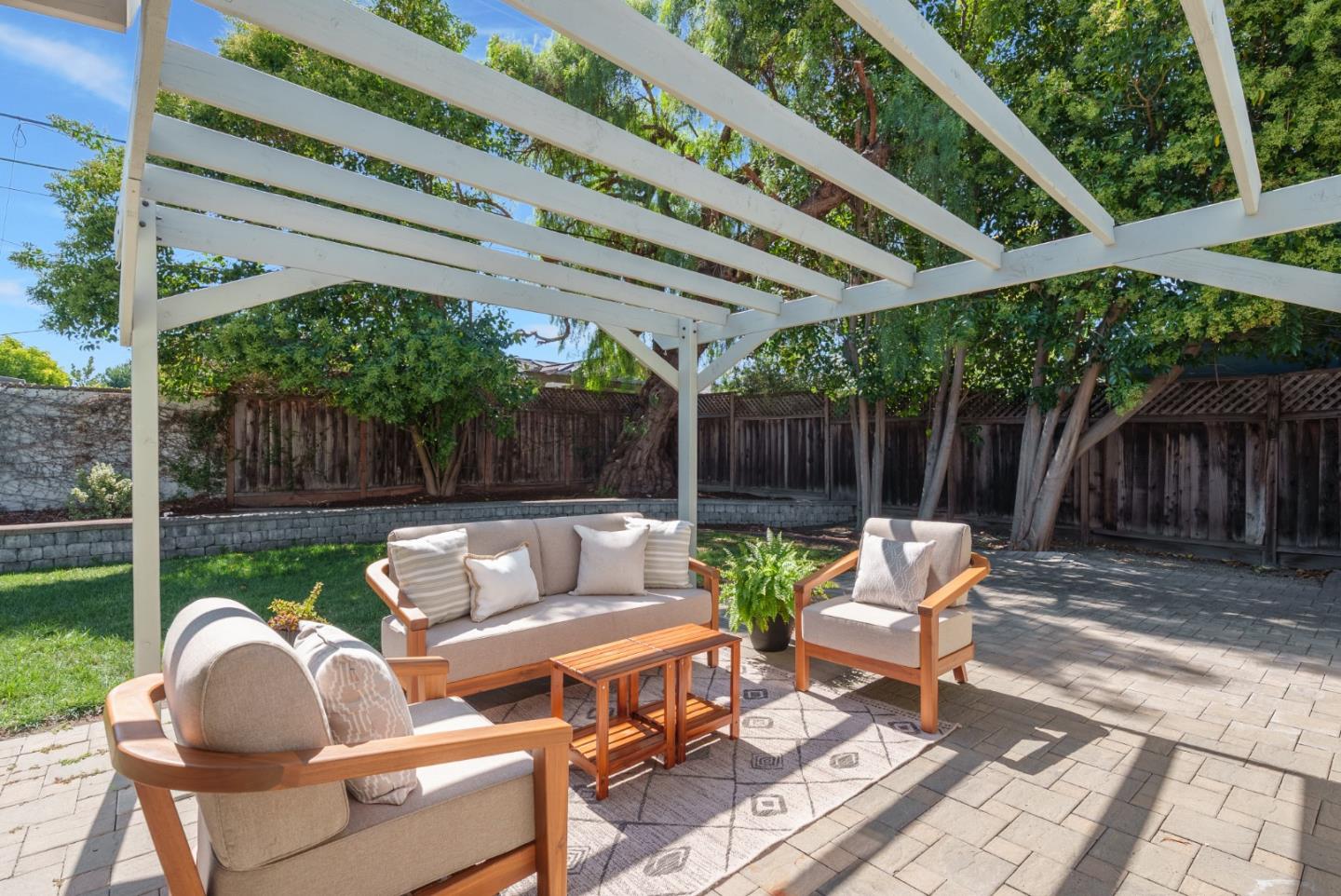2364 Boxwood Drive