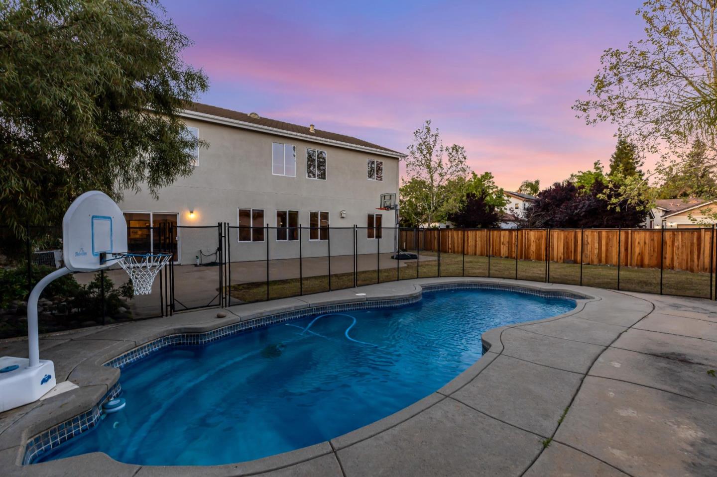 6457 Sonora Pass Way