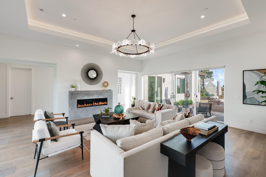 196 Mar Sereno Court