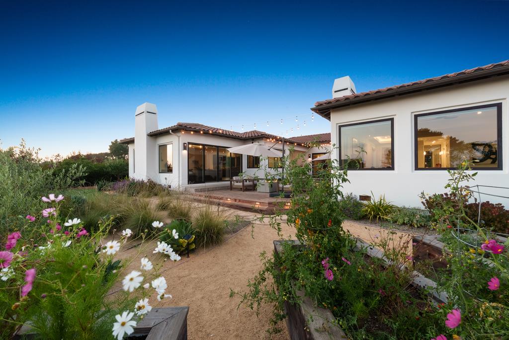 196 Mar Sereno Court