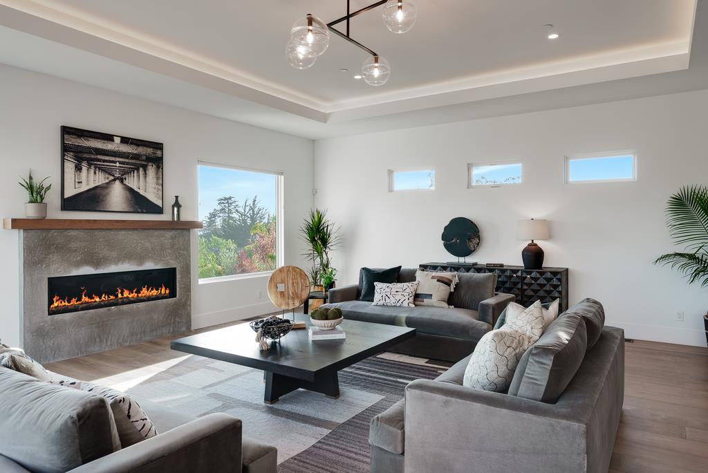 196 Mar Sereno Court