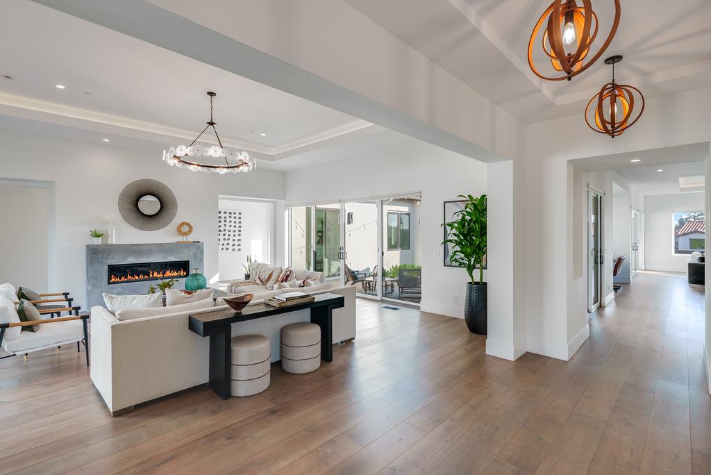 196 Mar Sereno Court