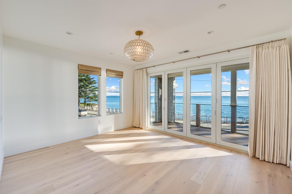 60 Bay Crest Road