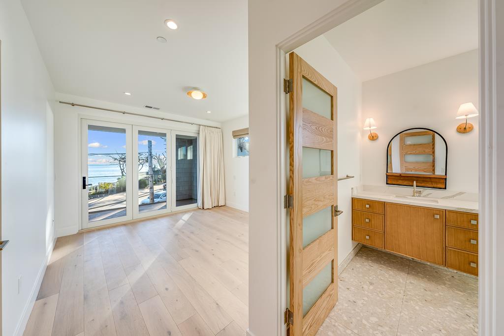 60 Bay Crest Road