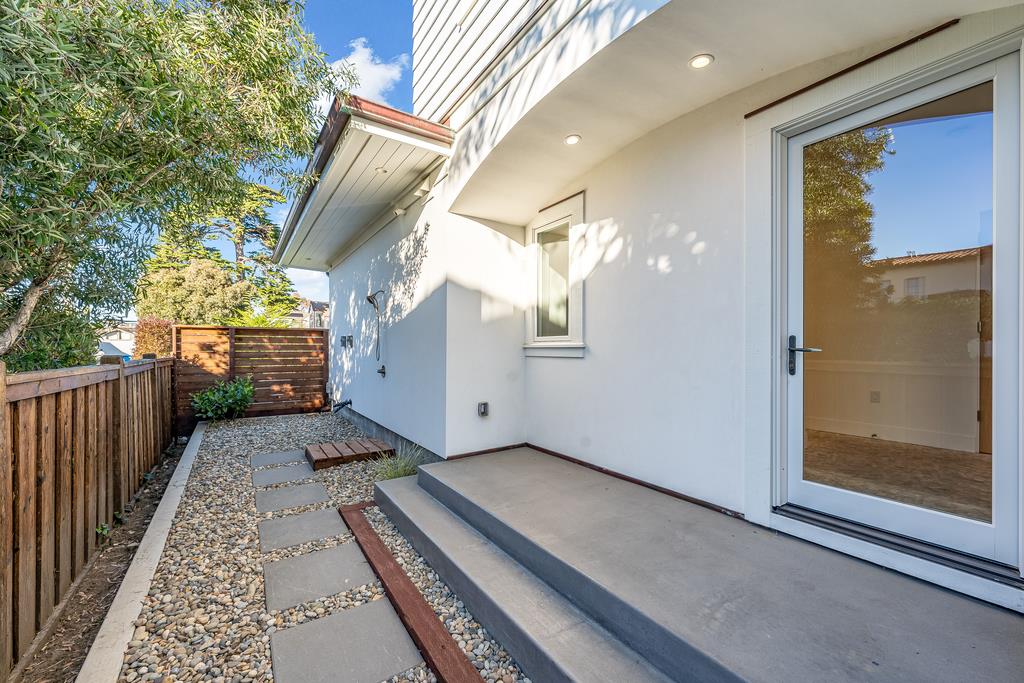 60 Bay Crest Road