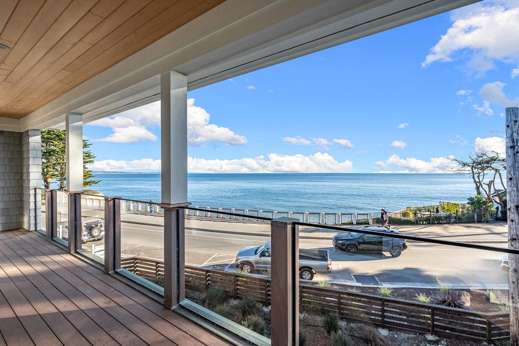 60 Bay Crest Road