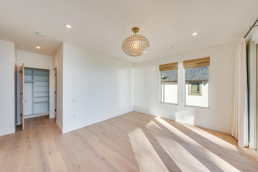 60 Bay Crest Road