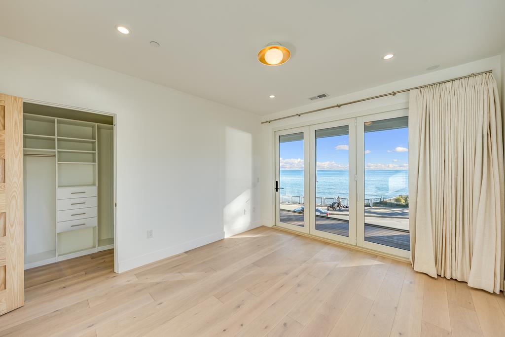 60 Bay Crest Road
