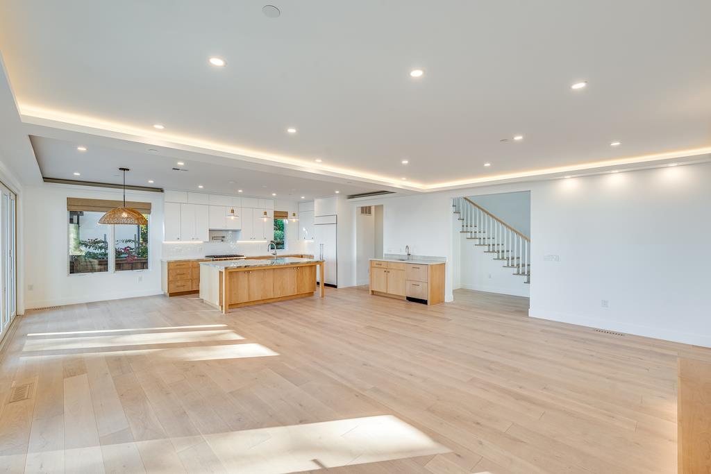 60 Bay Crest Road