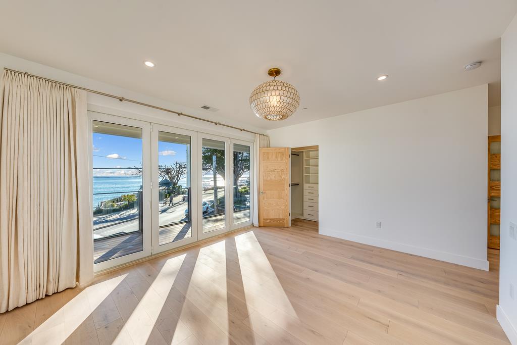60 Bay Crest Road