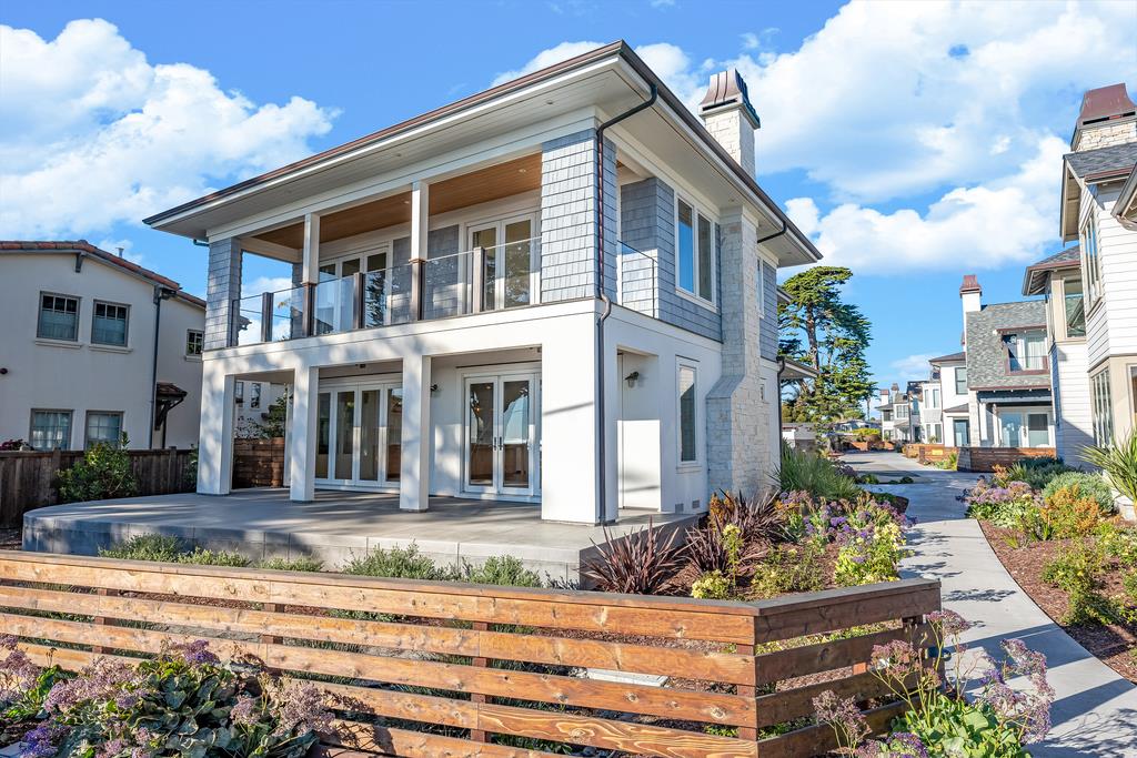 60 Bay Crest Road