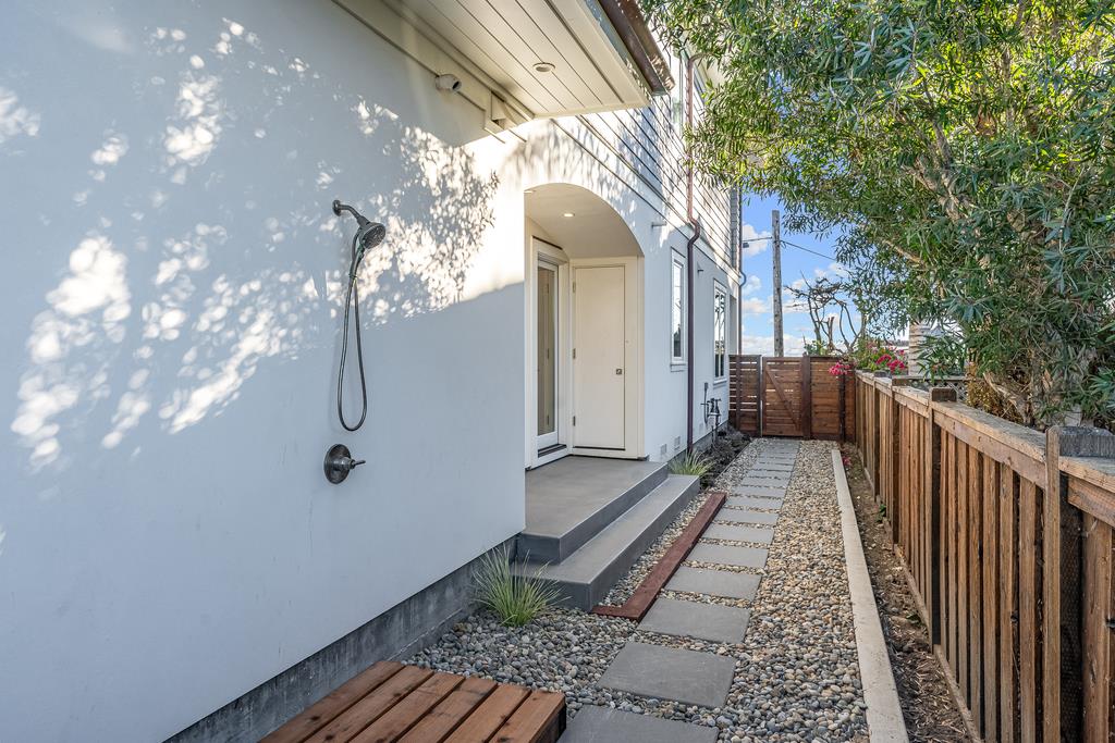60 Bay Crest Road