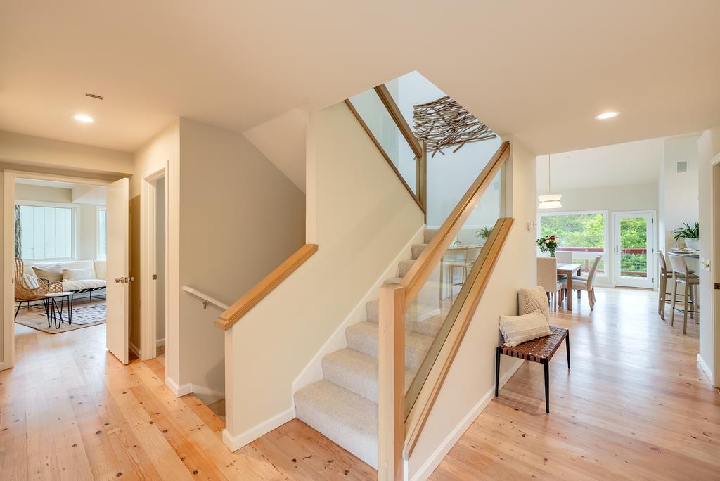 8 Cresta Way