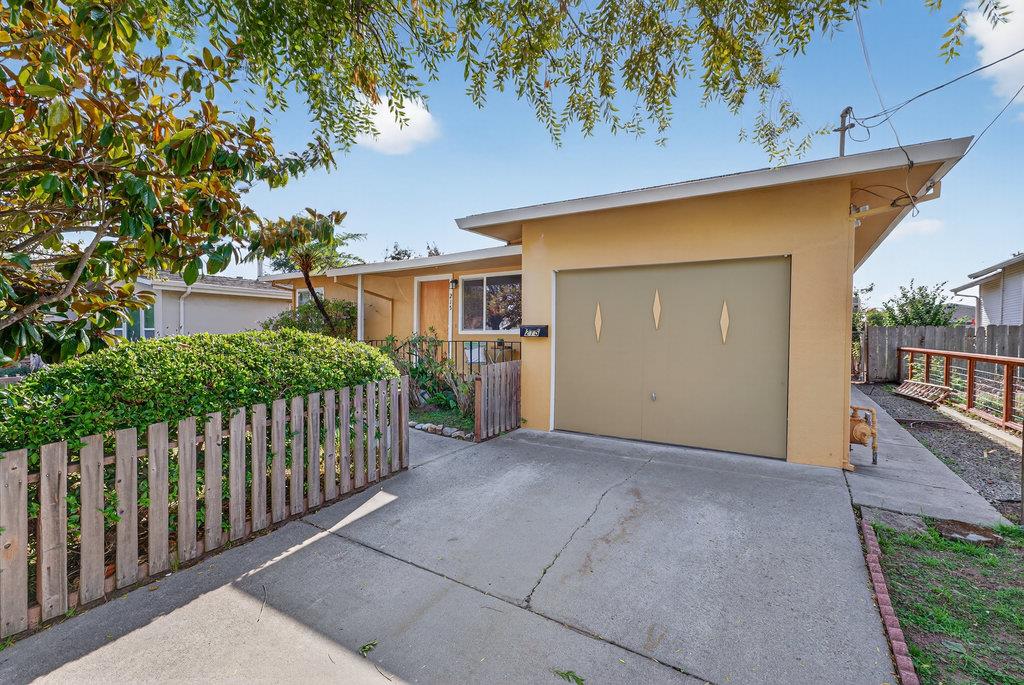 215 Younglove Avenue