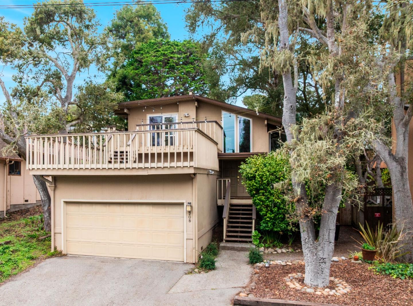 208 Spreckels Drive