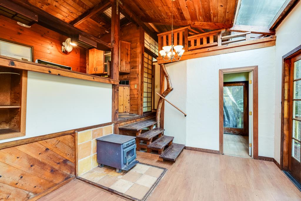 400 Red Hawk Lane