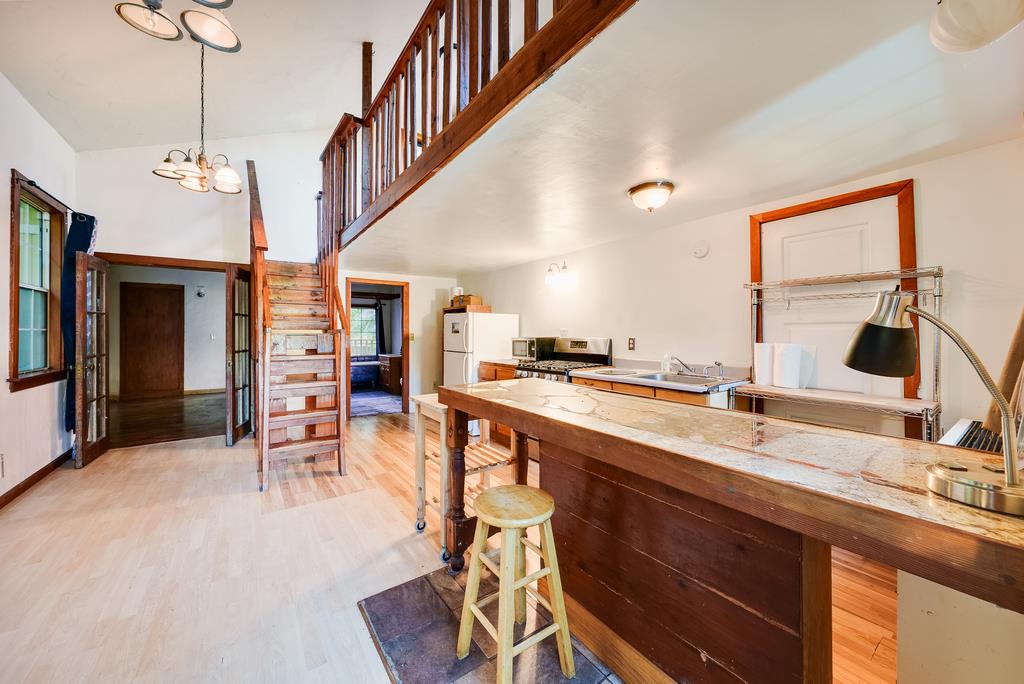 400 Red Hawk Lane