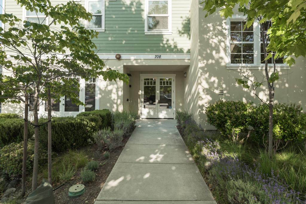 708 Frederick Street 204