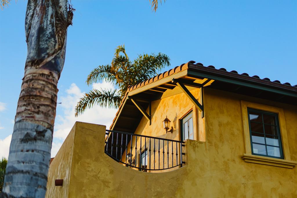 421 Centennial Street